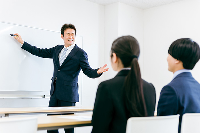 外部研修とは外部事業者に委託をして研修を行うこと