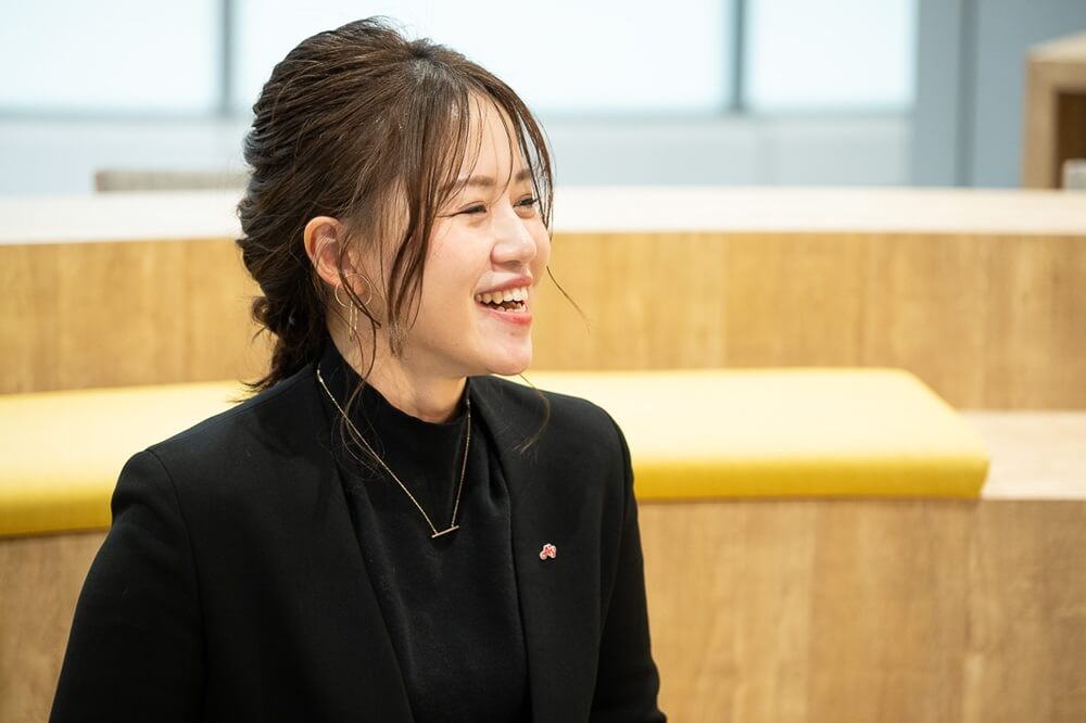 コーポレート本部 人事部 グローバル企画グループ 山田 明菜様