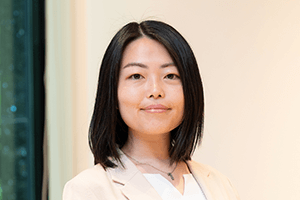 小林 綾