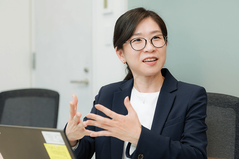 関 友美様