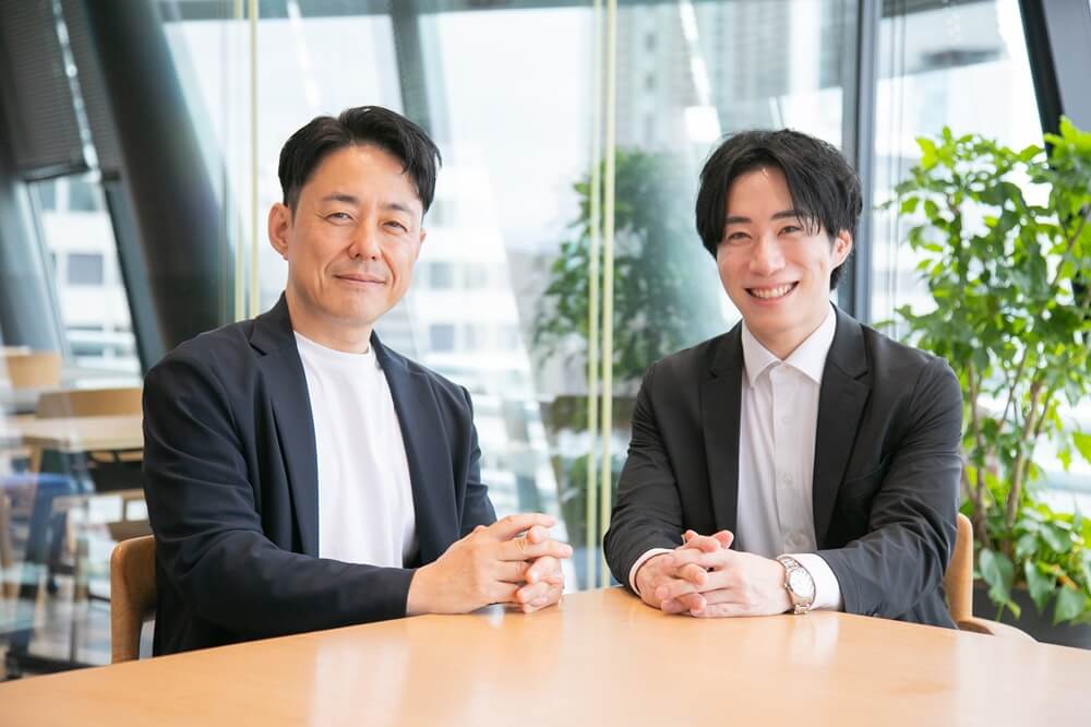 (左)人事部 人材開発グループ 課長 司尾 龍彦様
(右)同グループ 足立 哲郎様