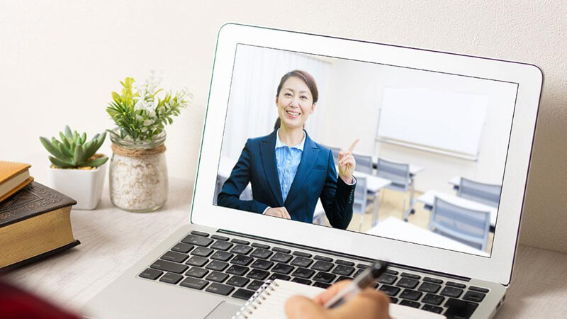 オンライン授業を受けている様子