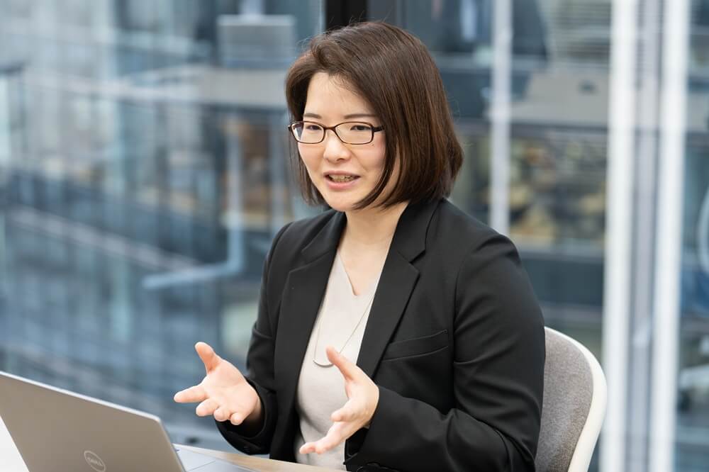 総務部　総務人事課　中野 麻由葉様