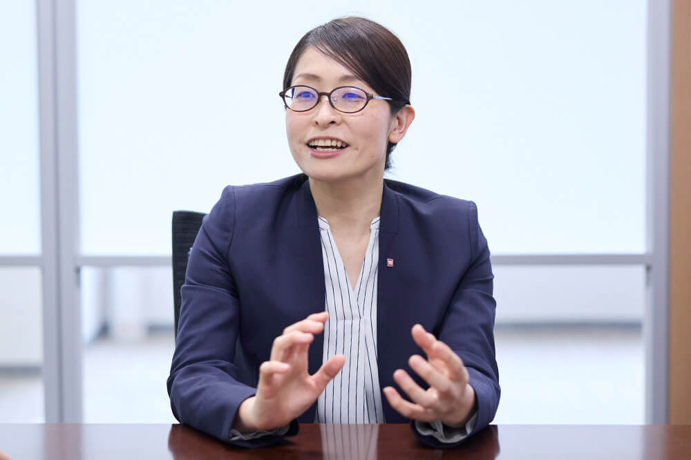 執行役員 グループコーポレート統括部長 戸町 奈緒子様